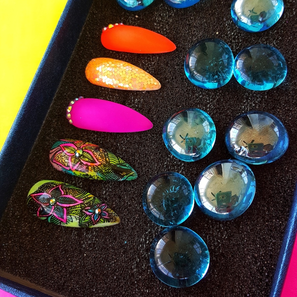 "Caribbean Queen" Reusable Press On Nails